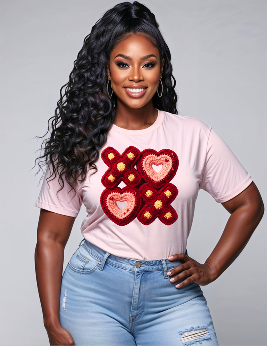 The "Sweetheart XOXO" Crochet-Print Graphic Tee – Petal Pink